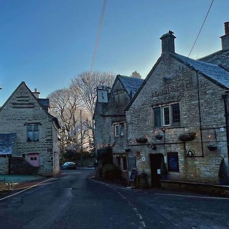 Bear Inn - Bisley Bisley  Экстерьер фото